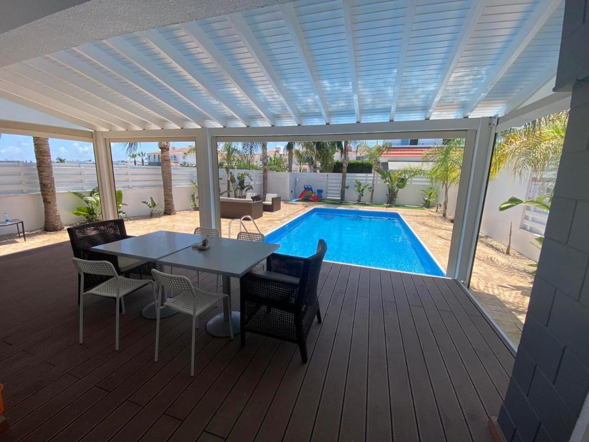 Villa Angel - Exotic Villa 200M From Beach Paralimni Dış mekan fotoğraf