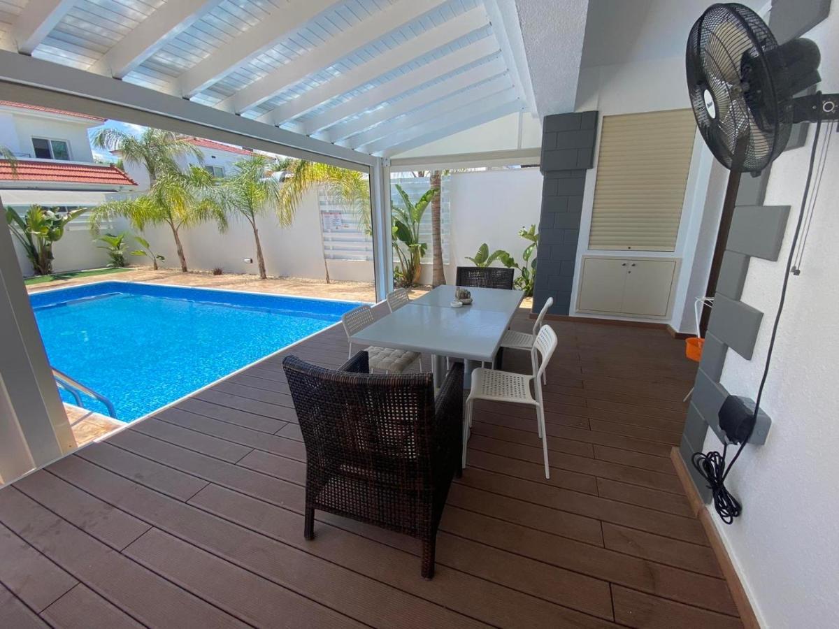 Villa Angel - Exotic Villa 200M From Beach Paralimni Dış mekan fotoğraf