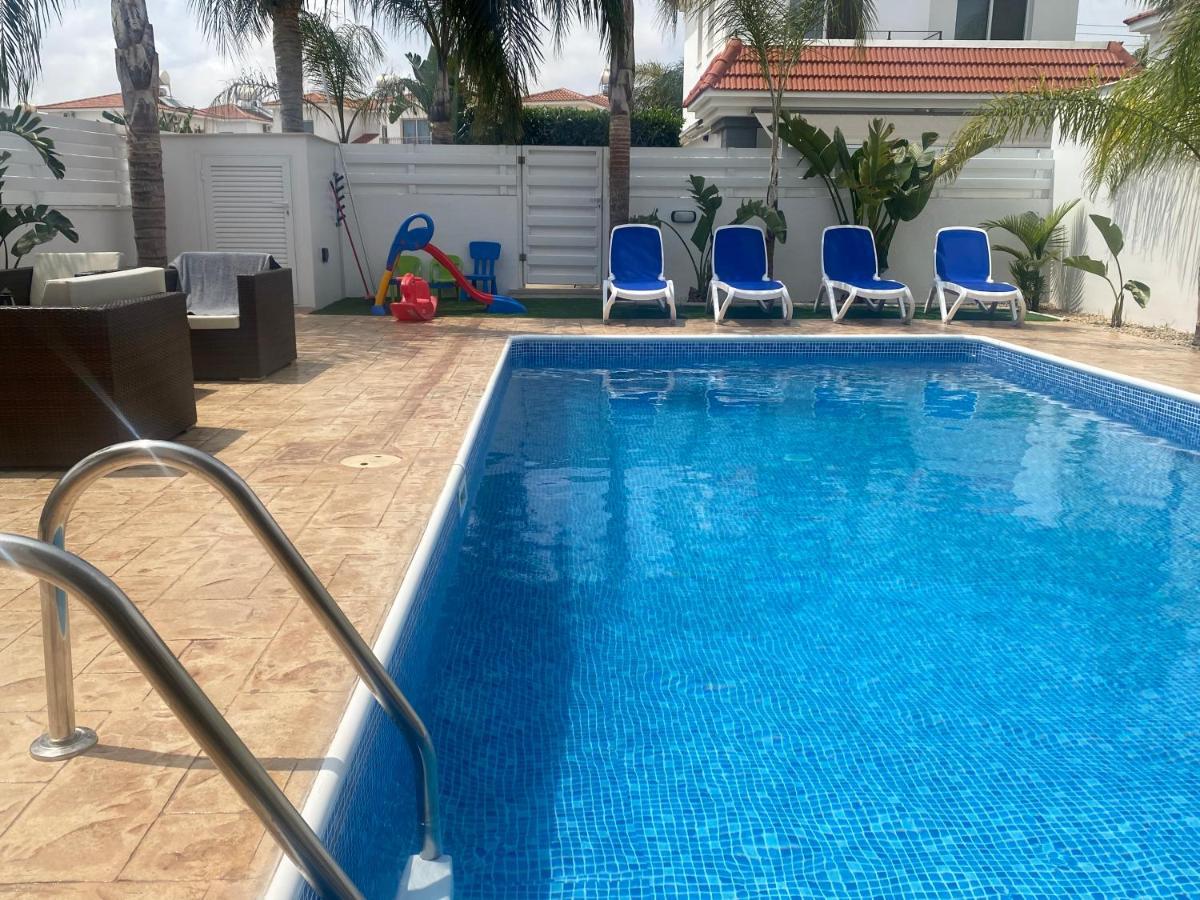 Villa Angel - Exotic Villa 200M From Beach Paralimni Dış mekan fotoğraf